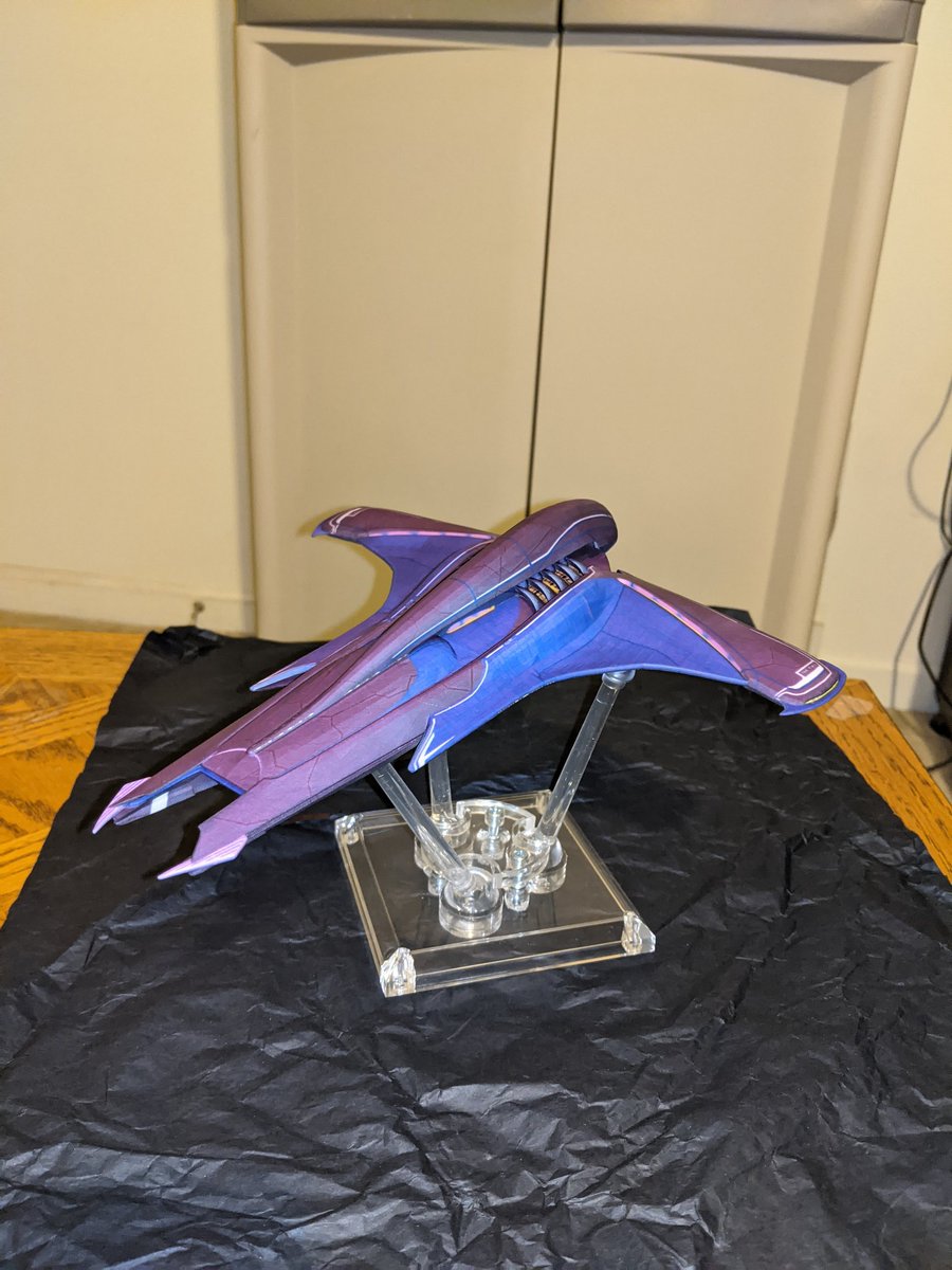 sfc2411's tweet photo. Look what came in the mail! Finally got a stand for this sucker but a @trekonlinegame Tzen-tar w/ Gamma T6 shield from Gameprint. 9 in. Big thanks to @The_ZEFilms for his giveaway ages ago, it was worth the wait! https://t.co/hXcawnuxbP