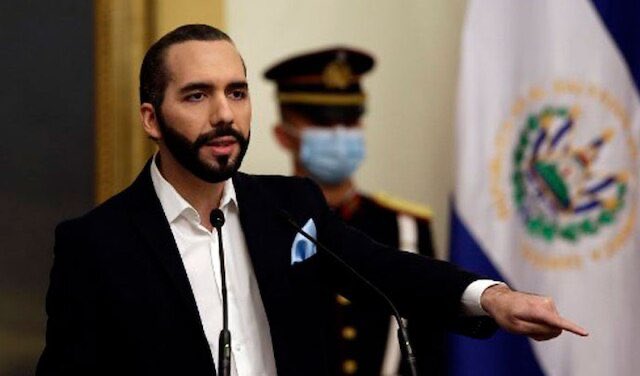 EditorFantasma's tweet photo. 🚨#URGENTE | Presidente de El Salvador, @nayibbukele: “No reconocemos al Gobierno golpista de Merino”. https://t.co/e52IJFzRpB