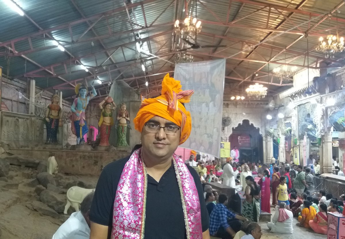kkyadava's tweet photo. प्रकृति और पर्यावरण संरक्षण के प्रतीक #गोवर्धन_पूजा के पावन पर्व पर हार्दिक शुभकामनाएं। #भगवान_श्रीकृष्ण आप सभी के जीवन में सुख-समृद्धि व खुशहाली बनाए रखें, यही कामना है।

#GovardhanPuja2020 #Govardhan #Krishna #GovardhanPooja #गोवर्धनपूजा #HappyGovardhanPuja  #KrishnaKumarYadav https://t.co/wIlW8AT8lI