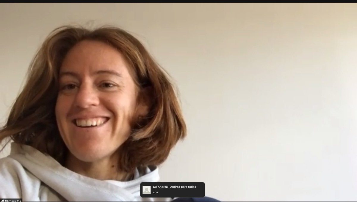 InefLleidaRugby's tweet photo. Que bona estona hem passat aquest matí coneixent a @barbarapla , seleccionada nacional de l'equip de seven espanyol. Bàrbara va compartir experiència i va conèixer a jugadores de totes les edats del nostre club que segur van quedar motivades amb ella.
Gràcies per tot ! https://t.co/4bEhFtom7P