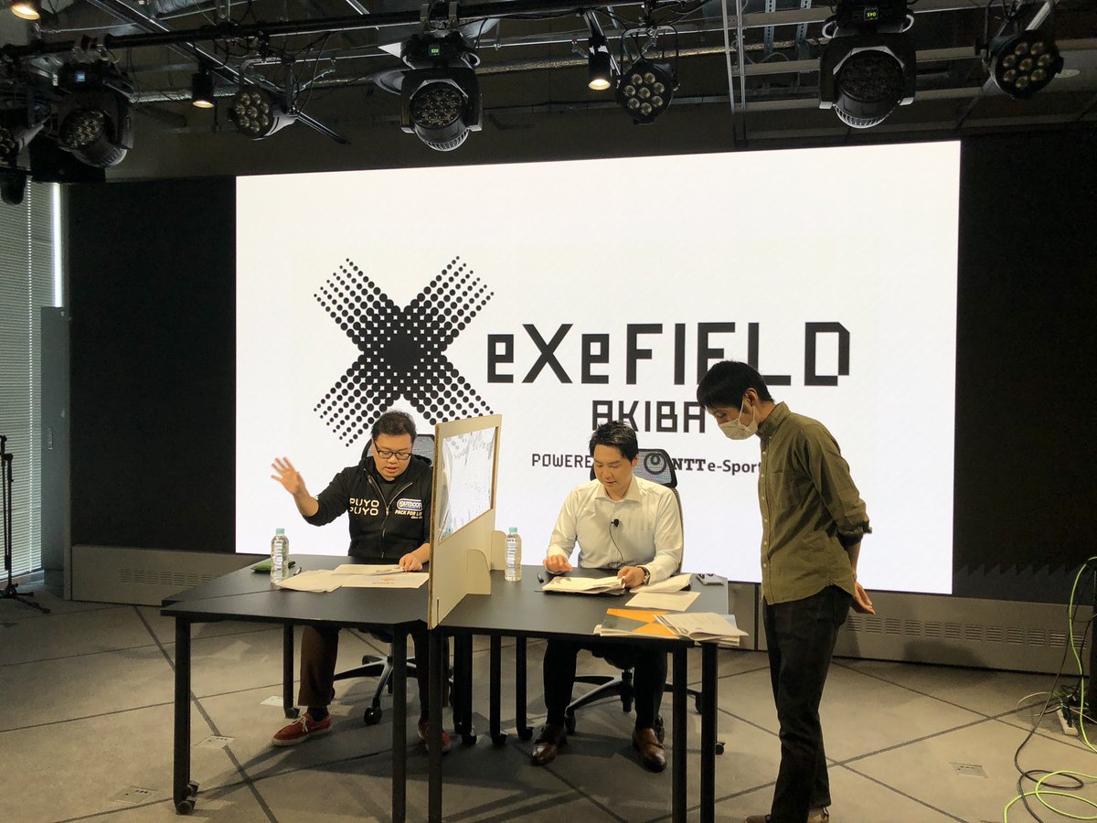 esportscleague's tweet photo. ただ今リハーサル中！

本日11月15日(日)14:00よりeスポーツ企業対抗戦 オンライントーナメントを開催いたします。#ぷよぷよeスポーツ と #鉄拳7 ！MC：郡正夫さん、解説：liveさん、ゲンヤさん。お見逃しなく！

YouTube：https://t.co/y7THcfF109
Twitch：https://t.co/9tpKEsC1cZ https://t.co/ngqB2MojIJ
