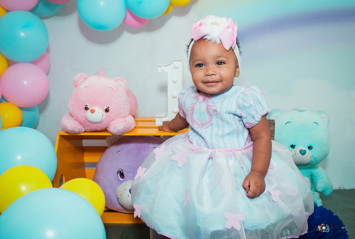 Orelhadafm's tweet photo. primeiro aniversário Você é meu sonho realizado e o meu maior amor na vida. Apenas peço que Deus cuide de você sempre, que a oriente e conduza pelos caminhos da felicidade. E a Ele agradeço também por ter me abençoado com uma filha tão maravilhosa! Parabéns meu Amor 🥰😍😍❤️ https://t.co/CBn43NSQhn
