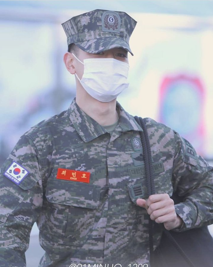 shineeming91's tweet photo. Welcome Back Minhoyaahhh
So proud of you Mah Boy❤
Congrats your discharge❤
@shinetter @shinee
#MinhoIsBack
#welcomebackminho https://t.co/POo0nWaj5X