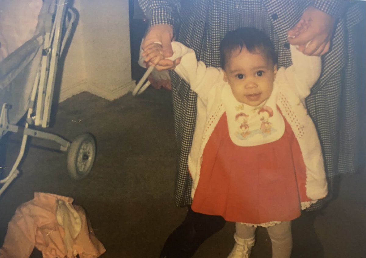 MsCainCHS's tweet photo. #ThrowbackThursday homecoming theme: recreate a baby photo! Pulled out this classic of baby Rae and I think I nailed it! https://t.co/aMFmilF905