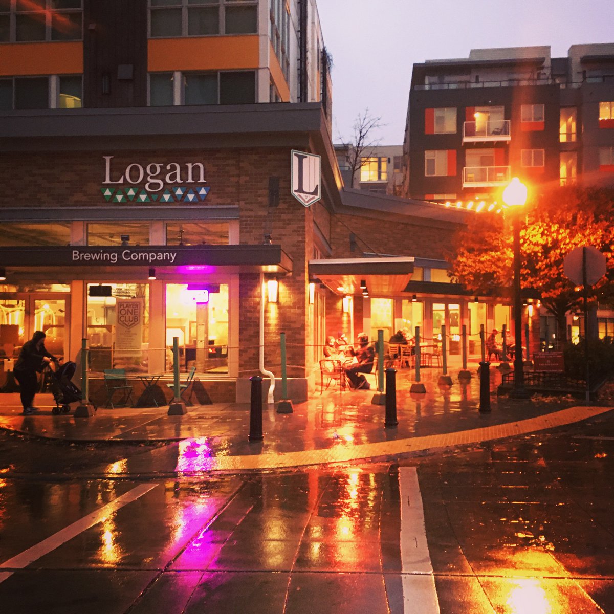 It may be raining, but we’ve got heat lamps! Join us for a cozy pint, we are open until 10 tonight! #loganbrewing #heatedpatio #coveredpatio #fallvibes #burien #cozyvibes #drinklocal