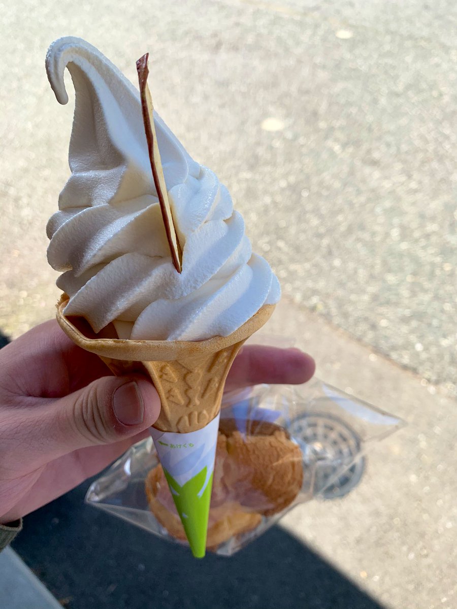 orionS3400's tweet photo. りんごアイスとりんごシュー🍎 https://t.co/wjRzEt41xs