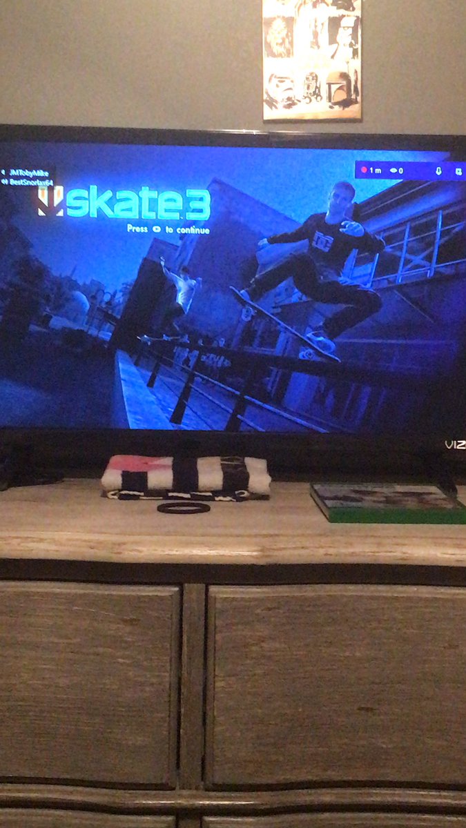 boneking7's tweet image. I’m streaming for the rest of the night, come watch if you can’t sleep.  King_O_Bones on Twitch