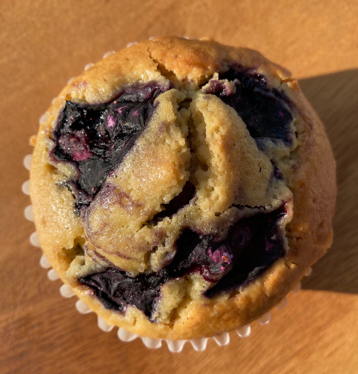 muffins_awesome's tweet photo. ブルーベリ���マフィン
G blueberry muffin

ナツメグ少々。

#米粉　#グルテンフリー　#焼き菓子　#マフィン　#ブルーベリー https://t.co/ny4Wx7eKnf