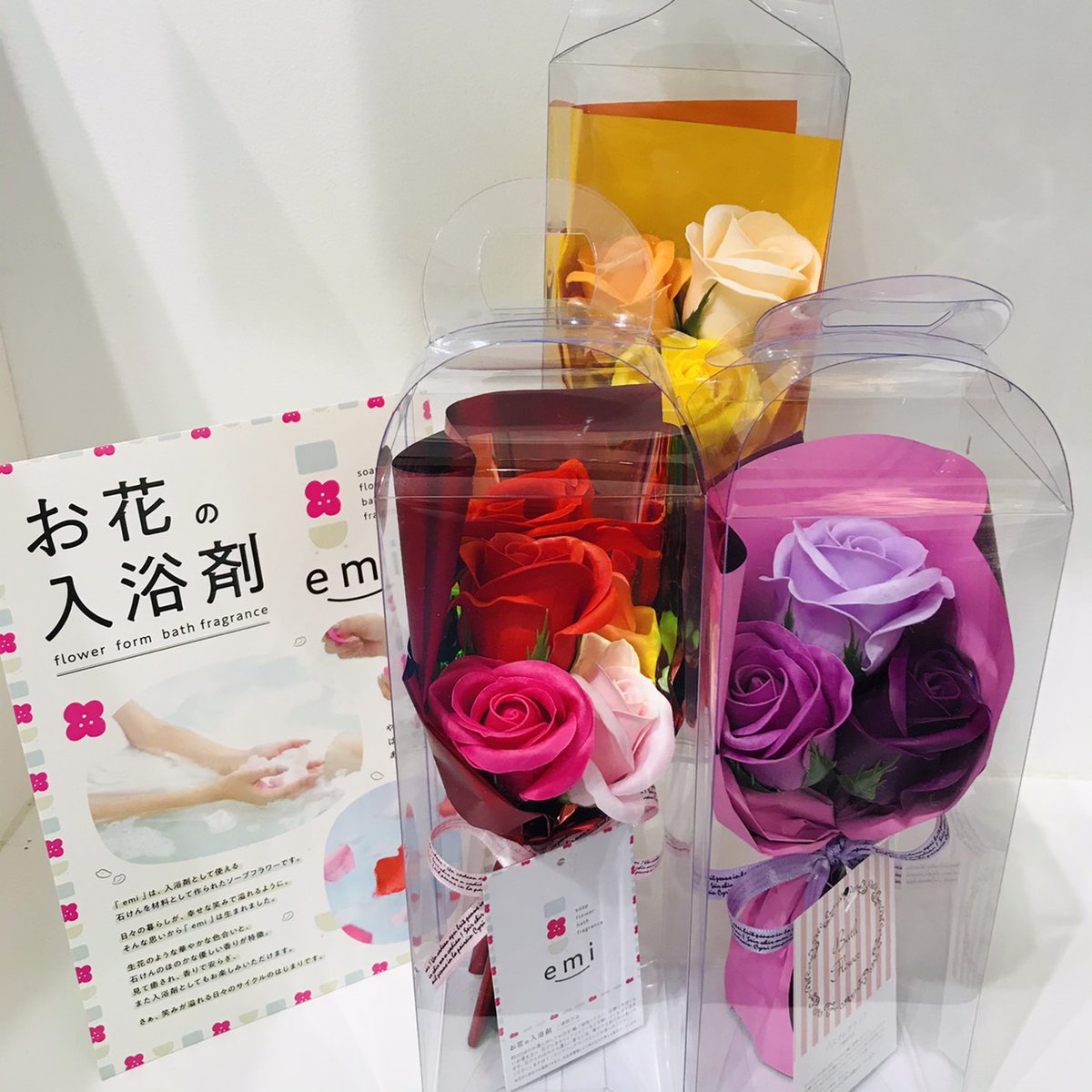 Karendo 東急プラザ表参道原宿店 バラの花言葉 愛情 友情 尊敬 絆 お誕生日のプレゼントや 手土産 差し入れ 結婚のお祝いなどに ソープフラワーはいかがですか ギフトラッピング無料です お花屋さんでお買い物の疲れを癒や