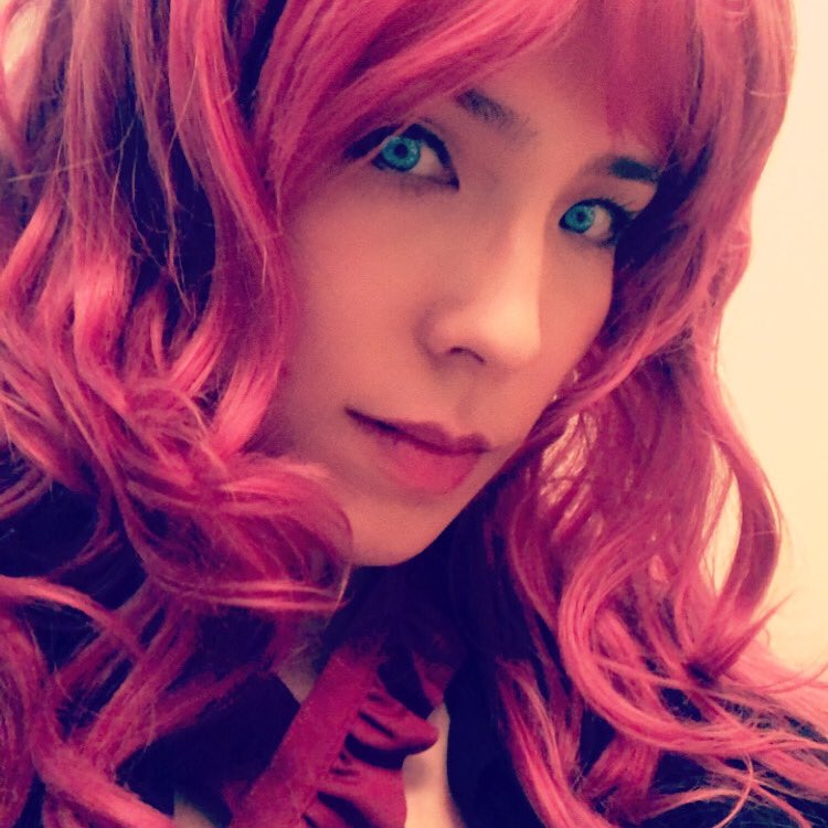 amoralorealis's tweet photo. A fun stay at home little cosplay! #vaddcontest #penelopeeckhart https://t.co/iHfrSN1jmM