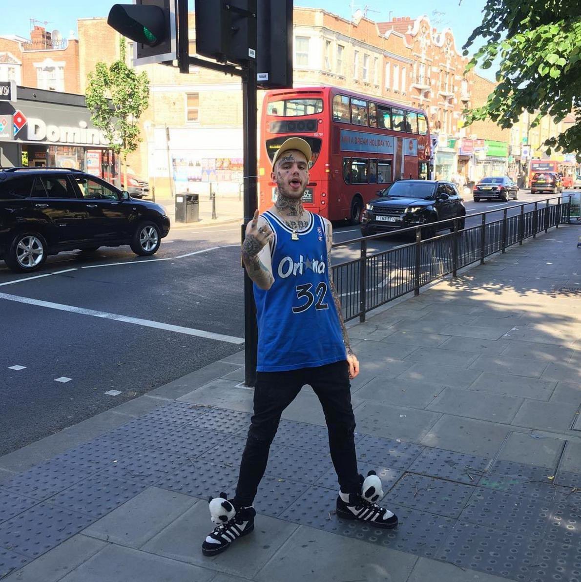 Li1PEEP's tweet photo. RIP Lil Peep💗can’t believe it’s already been 3 years 😞 https://t.co/bLJYLqZSf2