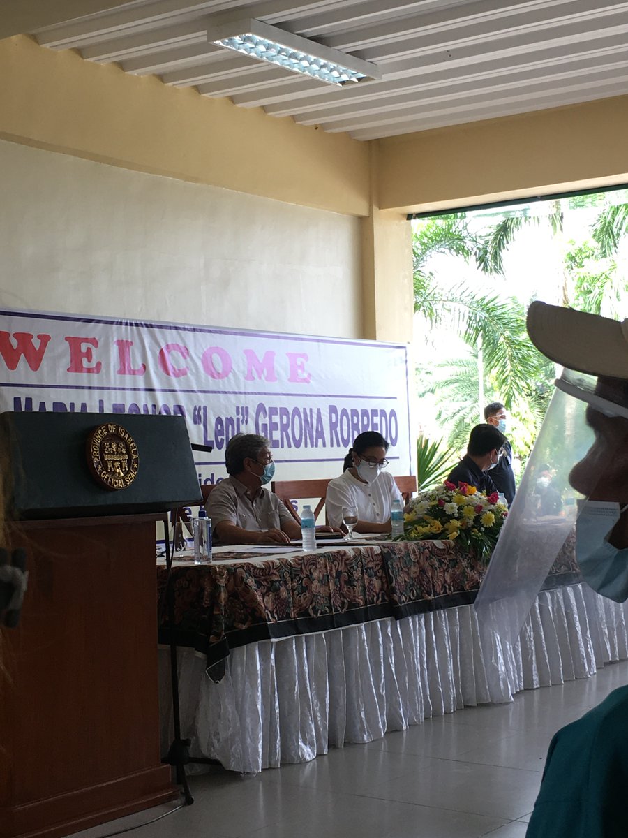 rapplerdotcom's tweet photo. LOOK: Vice President Leni Robredo assesses damage, consults with typhoon victims and provincial government officials at the Isabela Provincial Capitol in Ilagan City on Sunday, November 15. #UlyssesPH 📸 Rona Mae Aggarao/The Louisian Courier | via Liana Apostol https://t.co/aHVuCB3U63