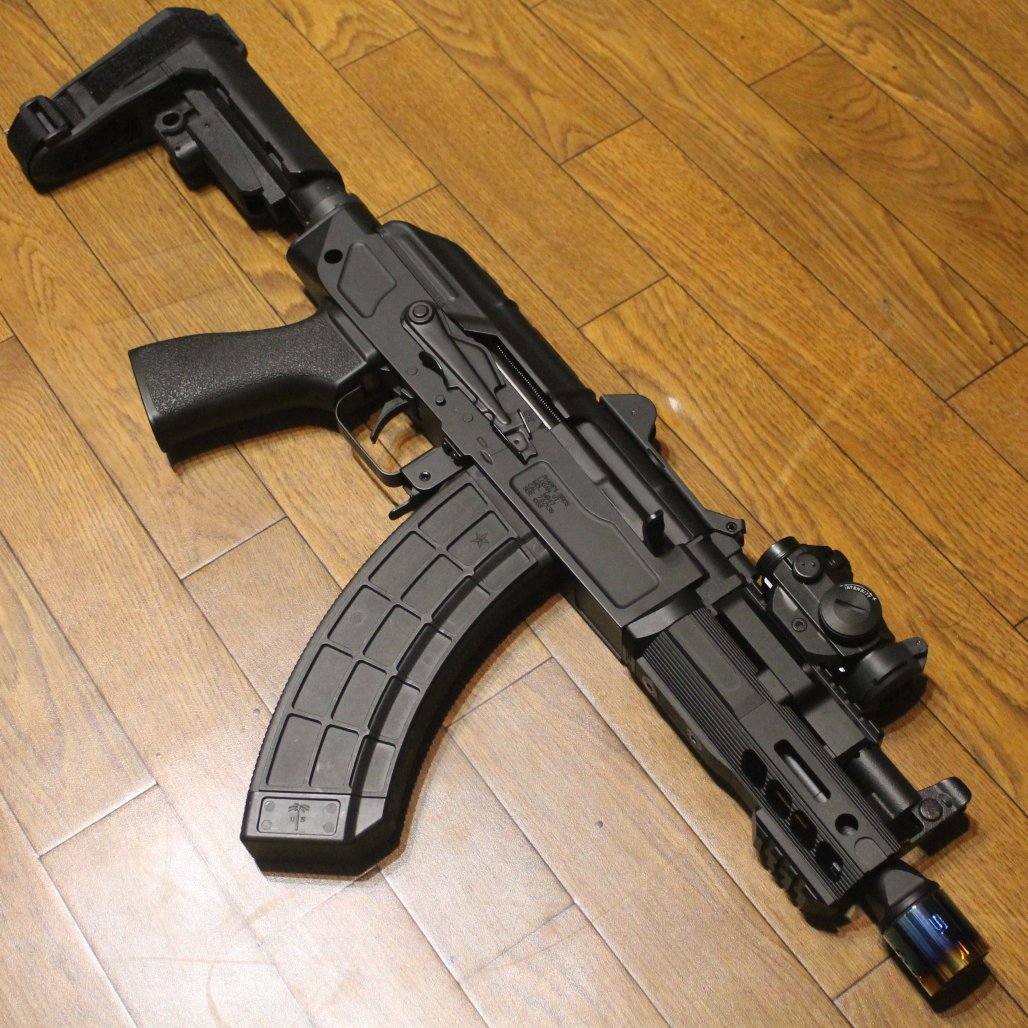 gintarou's tweet photo. #これを見た人はAKをTLに放流しよう
現在のMB47Krinkさんのお姿
#dynamictactical #slr #sharpsbros #mb47 #mb47krink https://t.co/4ZSiwQlI2t