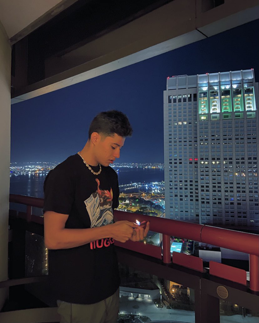 kingbarragan1's tweet photo. 🖤 https://t.co/NsFLldvznx