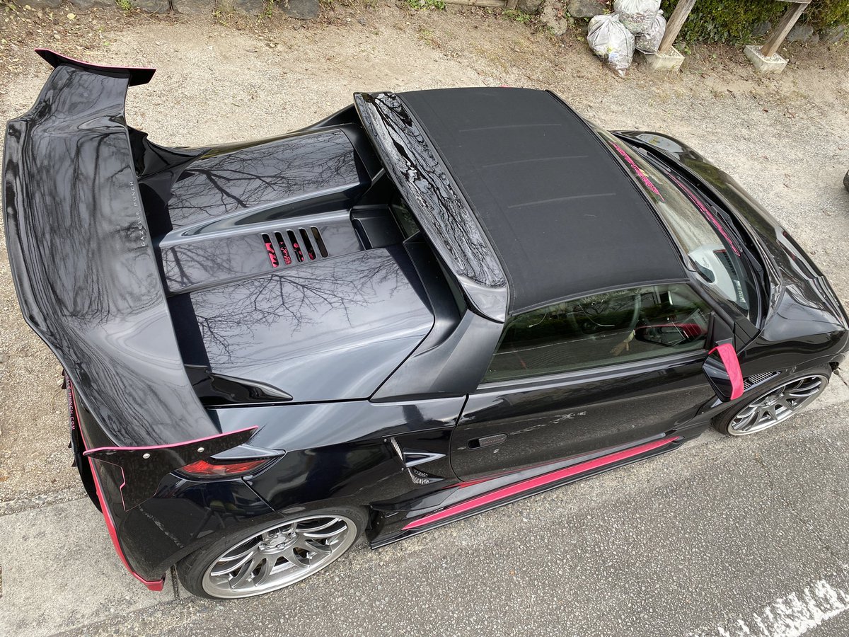 ルーフスポイラー