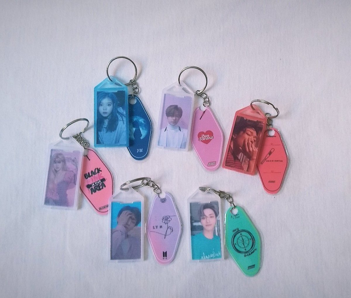 SakuraStore_'s tweet image. • CHAVEIRO IDOL