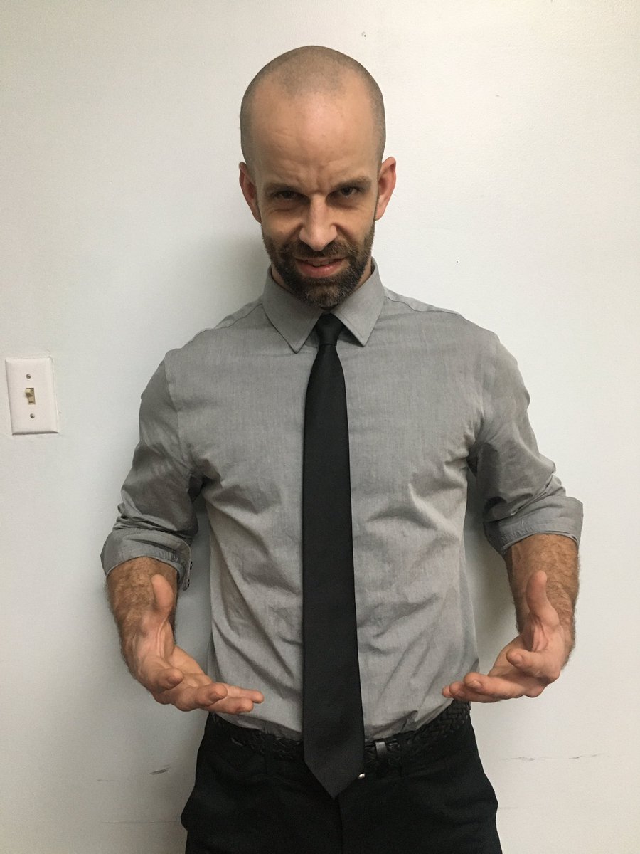 DSStocks13's tweet photo. Ready for #action tonight @OakHighlands! A Brawl For It All 2! What a crowd! What an event! What a night! And you know I made it #ABSolutelyfABulous! #MrAbs #wrestling #prowrestling #dapper #fit #fitness @witchy_o_o_ https://t.co/3GGwlYyTdz