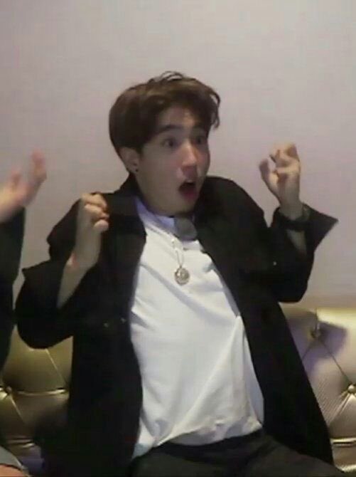 — han jisung being a living meme; a needed thread  #StrayKids  #skz