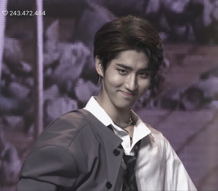 — han jisung being a living meme; a needed thread  #StrayKids  #skz