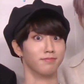 — han jisung being a living meme; a needed thread  #StrayKids  #skz