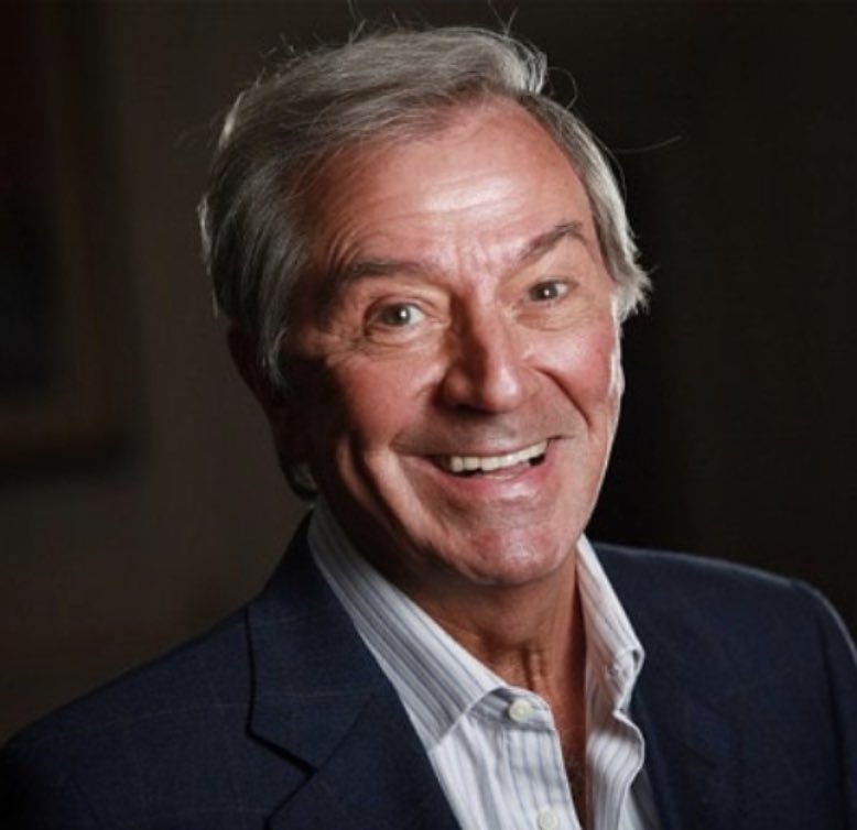 FOREVERLEEDSMOT's tweet photo. RIP Des O’Connor #UltimateShowman https://t.co/nsuO6oLJAw