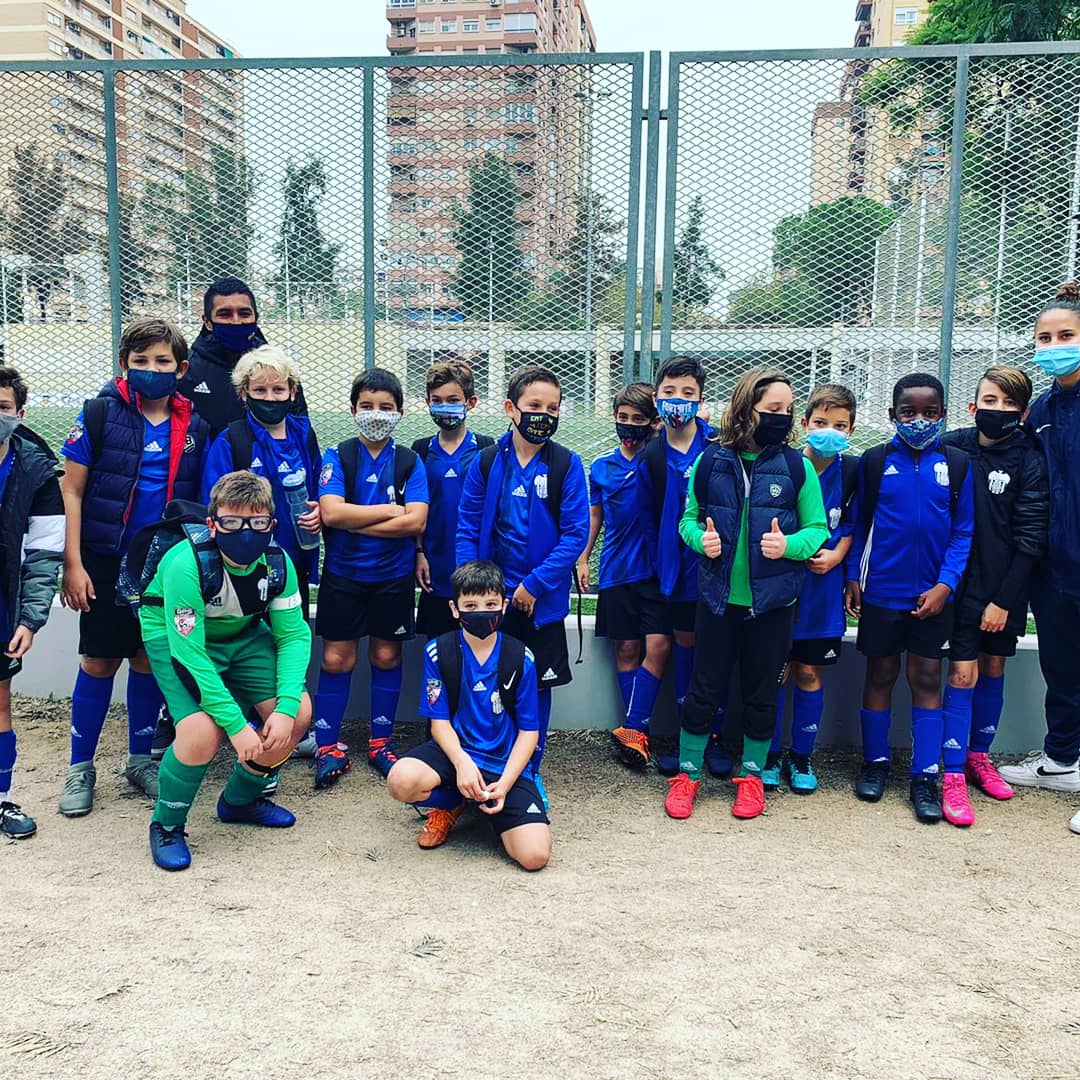 Por fin, tras tantos meses, han vuelto las ligas de F8. 👏🏼👏🏼💙

Primer fin de semana de competición con los siguientes resultados:

*ALEVINES*

AA 0-5 E1 Valencia ❌
Extramurs 7-4 AB ❌
CD Don Bosco 1-5 AC ✅
AD 3-1 Benicalap ✅

#VamosRumbo🔵⚫