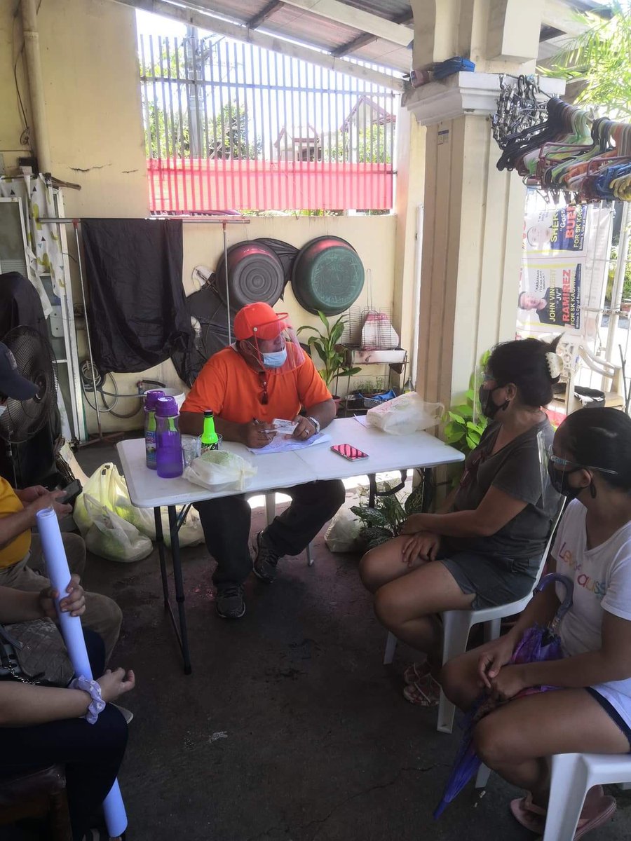 ofcjadineusa's tweet photo. Thank you to the Barangay Officials of Molino 3 Bacoor City, Cavite, PWD department, President of PWD Joel Dizon and Kagawad Felix Arevalo.       #OJAlwaysReidyToHelp https://t.co/gqnG4aOV1J
