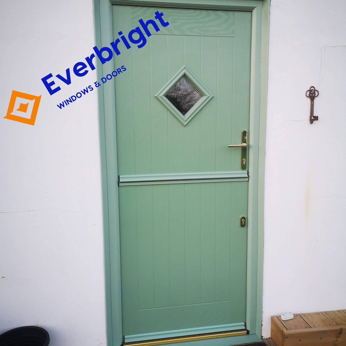 everbrightkent's tweet photo. Stable Saturday.. 🚪Full Saturday installing #stablecompositedoors in #Ashford. 
✅ Get door prices here 
https://t.co/ezEr9Bl4ps

#10yearsguarantee #compositedoors #ashfordkent #everbrightwindows #doubleglazing #frontdoors #backdoors #bifolddoors https://t.co/AISdzdBGIU