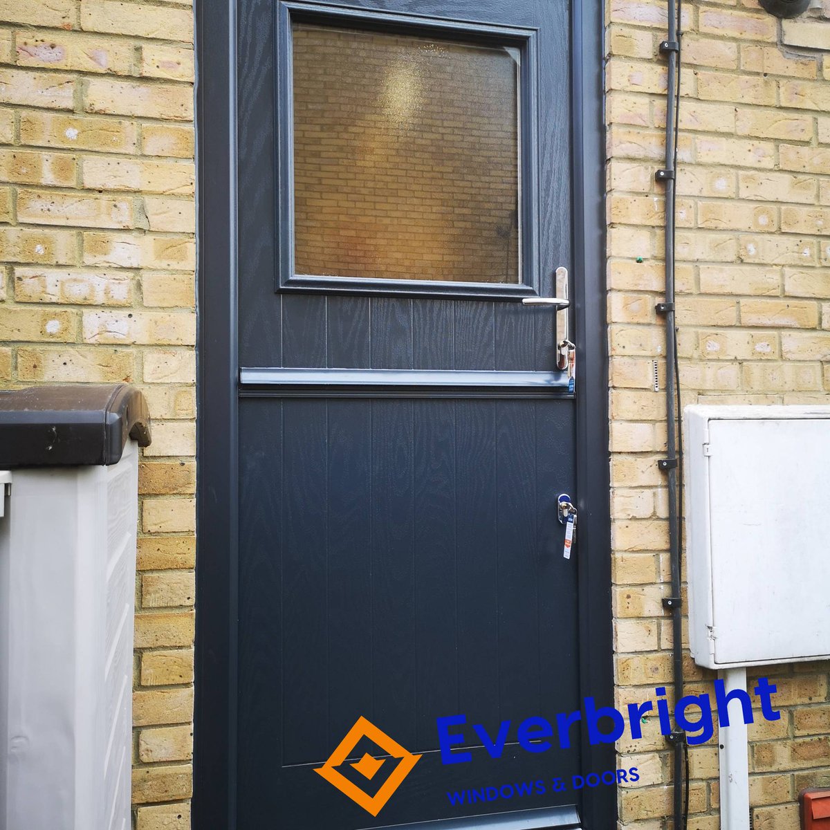 everbrightkent's tweet photo. Stable Saturday.. 🚪Full Saturday installing #stablecompositedoors in #Ashford. 
✅ Get door prices here 
https://t.co/ezEr9Bl4ps

#10yearsguarantee #compositedoors #ashfordkent #everbrightwindows #doubleglazing #frontdoors #backdoors #bifolddoors https://t.co/AISdzdBGIU