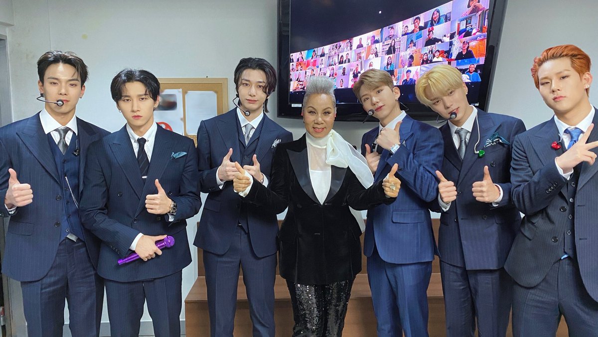 OfficialMONSTAX's tweet photo. 📸
201115 #몬스타엑스
KBS #열린음악회 완료

이웃사랑 나눔콘서트 특집
인순이 선배님과 함께 할 수 있어
정말 영광이었습니다💘

#MONSTAX #MONSTA_X
#MONSTAX_LoveKilla
#몬스타엑스_러브킬라
#LoveKilla #DRAMARAMA https://t.co/WMRwkX32Cm