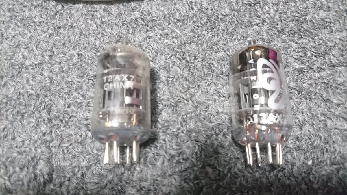 yonemaru_hanzo's tweet image. 真空管の交換とかするから。

俺詳しいからそういう難しい事やるから。自分でやったりするから。すごいから。そらもうなんかごちゃごちゃした所も全部なんかなんとかするから。あの、あれや。

#12AX7
#マイクプリ
#手順はネット頼み