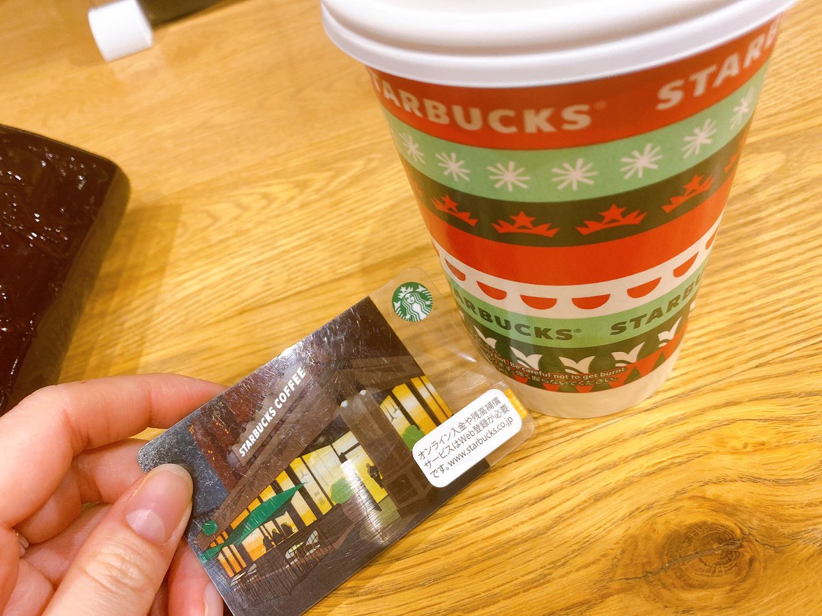 imathyuri's tweet photo. スタバのお兄さんに
すごく昔のカードですね。愛着があるカードで嬉しいですって言ってもらった。
これプレゼントで貰ったの確か大学１年、月日が経つのは早い。 https://t.co/gKDTV4IX91