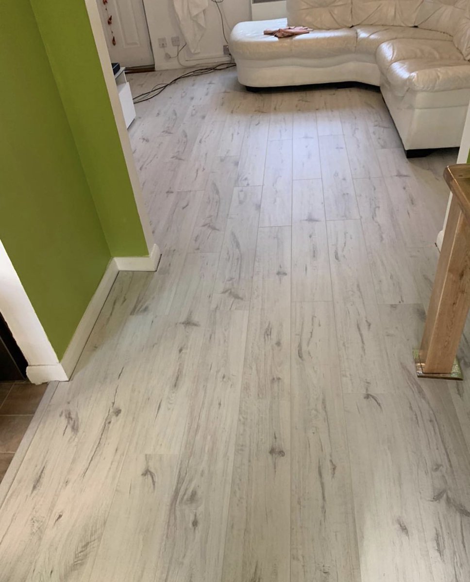 Lifestyle Floors (Chelsea Extra) is an elegant choice if you are looking for a high quality laminate floor. Featuring long planks, this flooring is 8mm thick and is perfect for the dining area as with our latest transformation. 

Range: Chelsea Extra 
Colour: Loft Oak