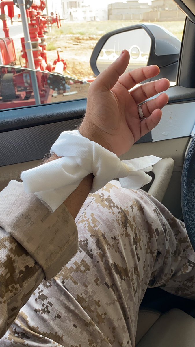 م لقيت شريط وربطت شاش ابيض ومعكم ضد العنف للمرأه ' يستحقون الوقفه 💔🤍 #الشريط_الابيض