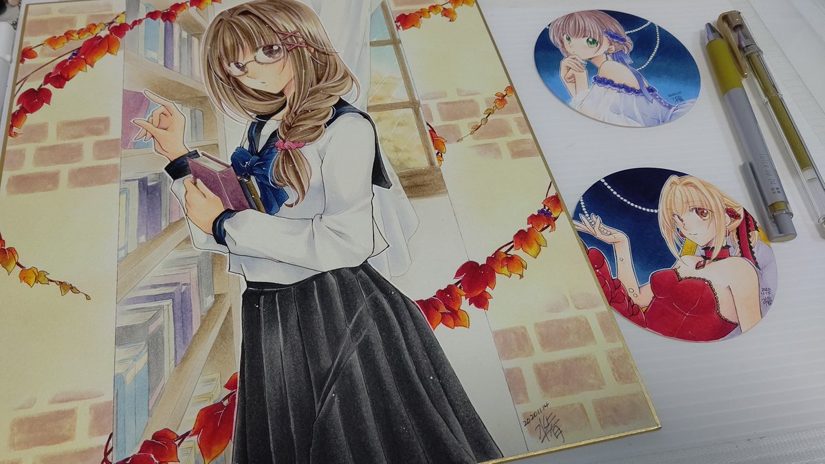水上侑 夏のミニ原画展 色鉛筆で少し調整して ホワイト入れた コースターの方は星っぽいのを金ペンで描こうかなって 水上作業なう コピック アナログイラスト オリジナル
