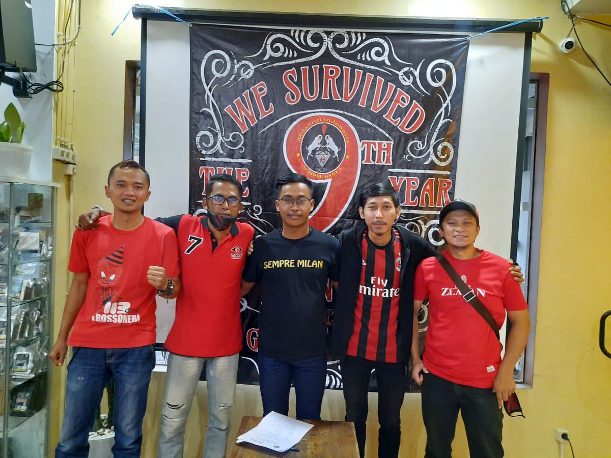 Syukuran #MIsez9arut dan sertijab kepengurusan dari capo <a href="/tofan00/">tofan</a> kepada pengurus baru capo Ade Ahcmad. #KamiMasihAda #MIsezGarutJaya <a href="/MilanistiOrId/">Milanisti Indonesia</a>