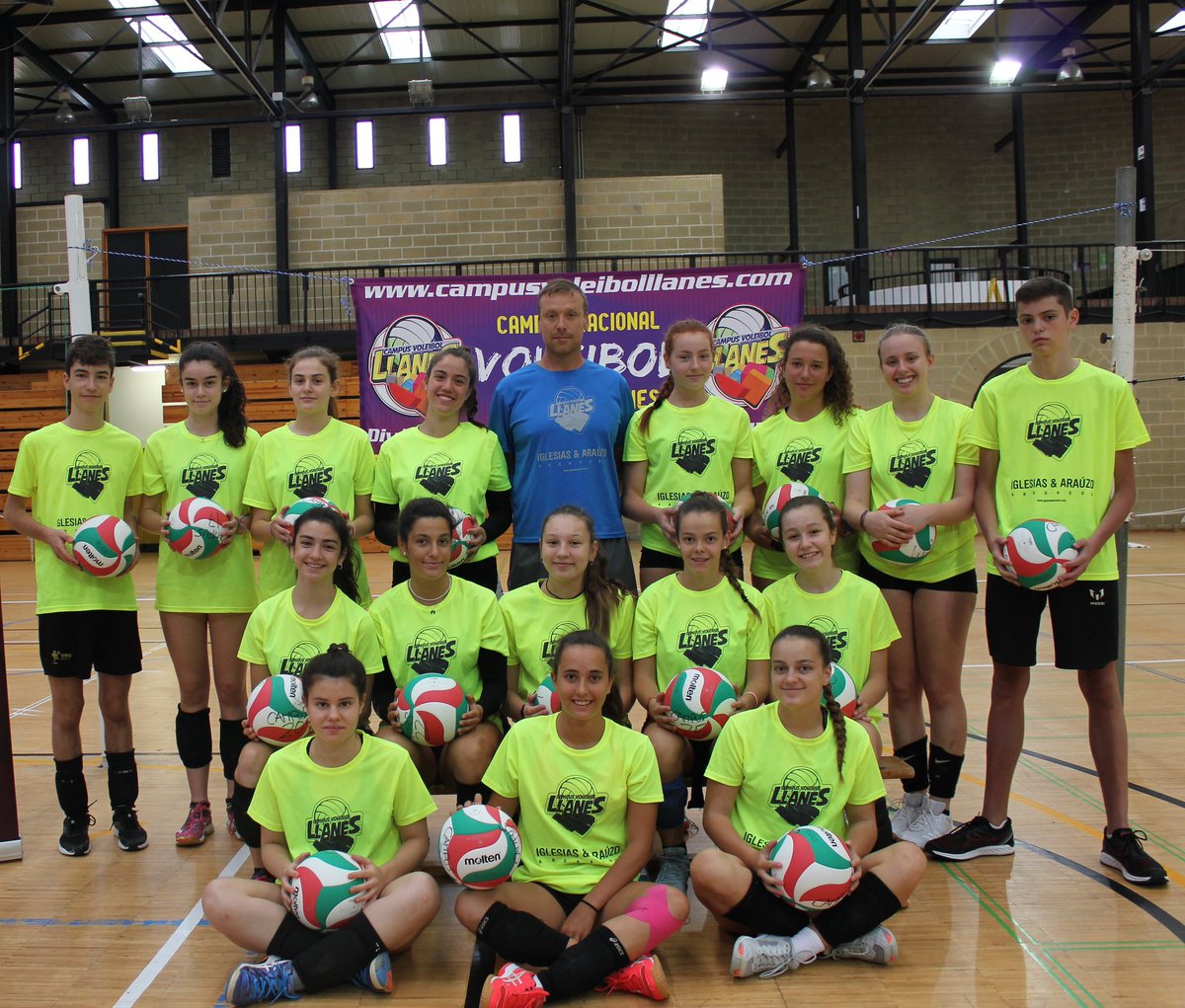 campusvoley's tweet photo. Desde ayer queda abierto el plazo de inscripción para nuestro campus 2021. Os recordamos que si hacéis la inscripción hasta el mes de diciembre, podréis realizar el pago hasta en 6 meses. 🏐💥 https://t.co/w1S7GyFw3h