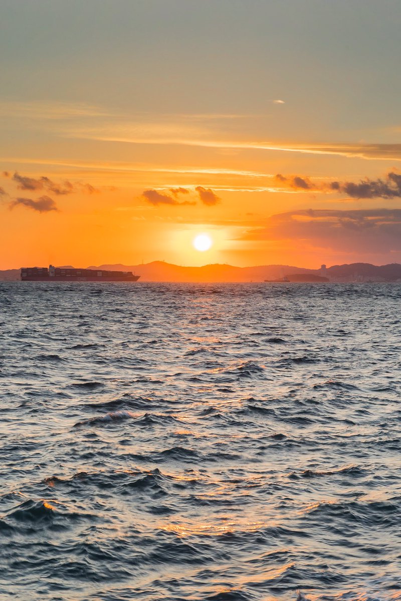 Junya Photo Sur Twitter 夕日 縦ver ポチッとお願いします 海 夕焼け 夕方 グラデーション 空 夕日 波 千葉県 富津市 富津岬 キリトリセカイ 一眼レフ 風景 カメラ好きな人と繋がりたい 写真好きな人と繋がりたい 写真撮ってる人と繋がりたい