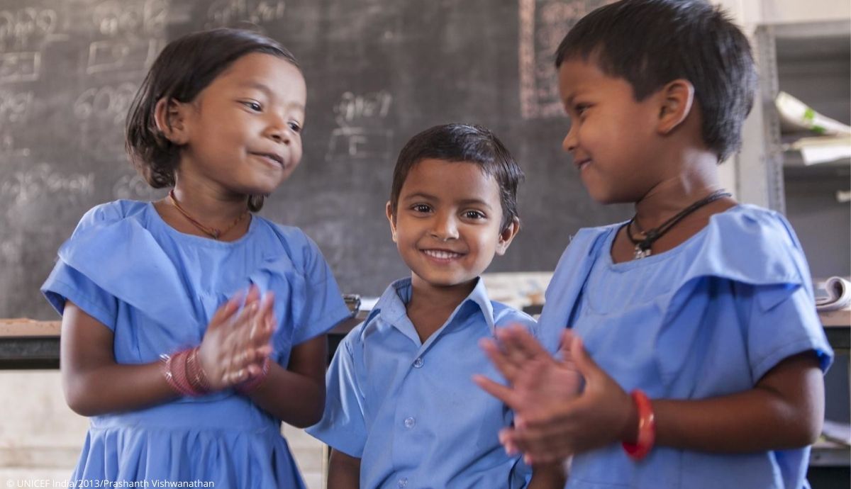 La educación empodera a las niñas para que luchen por hacer realidad sus sueños y hacer frente a las desigualdades. 

Para hacer realidad la #GeneraciónIgualdad, no basta con llevar a las niñas a la escuela si los prejuicios de género siguen vigentes.

on.unesco.org/3eVROgu