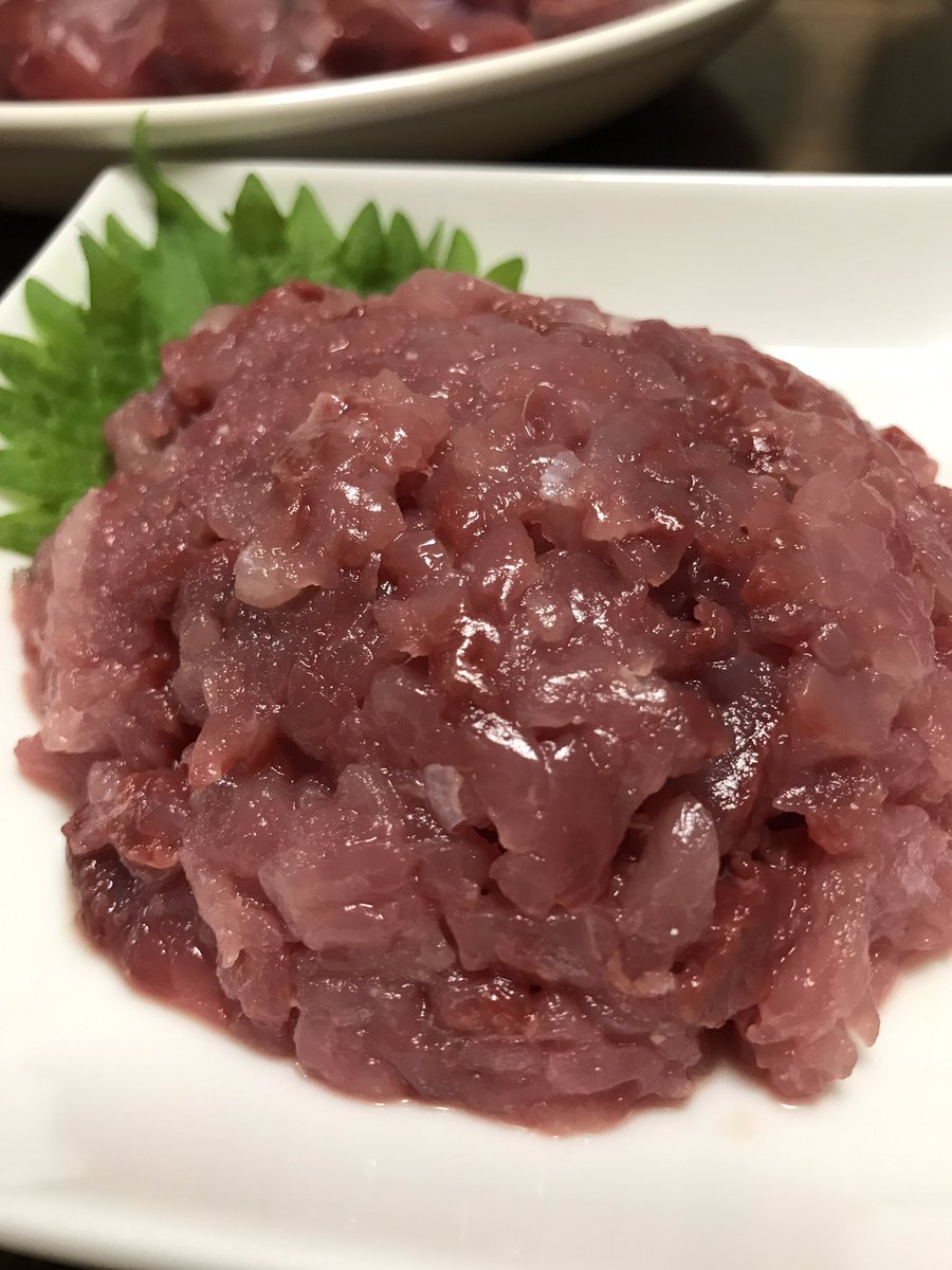 つよちゃん 今日の夕食は ブリの部位別食べ比べ刺身 腹身 背身 中落ち どれも大変美味しかったです