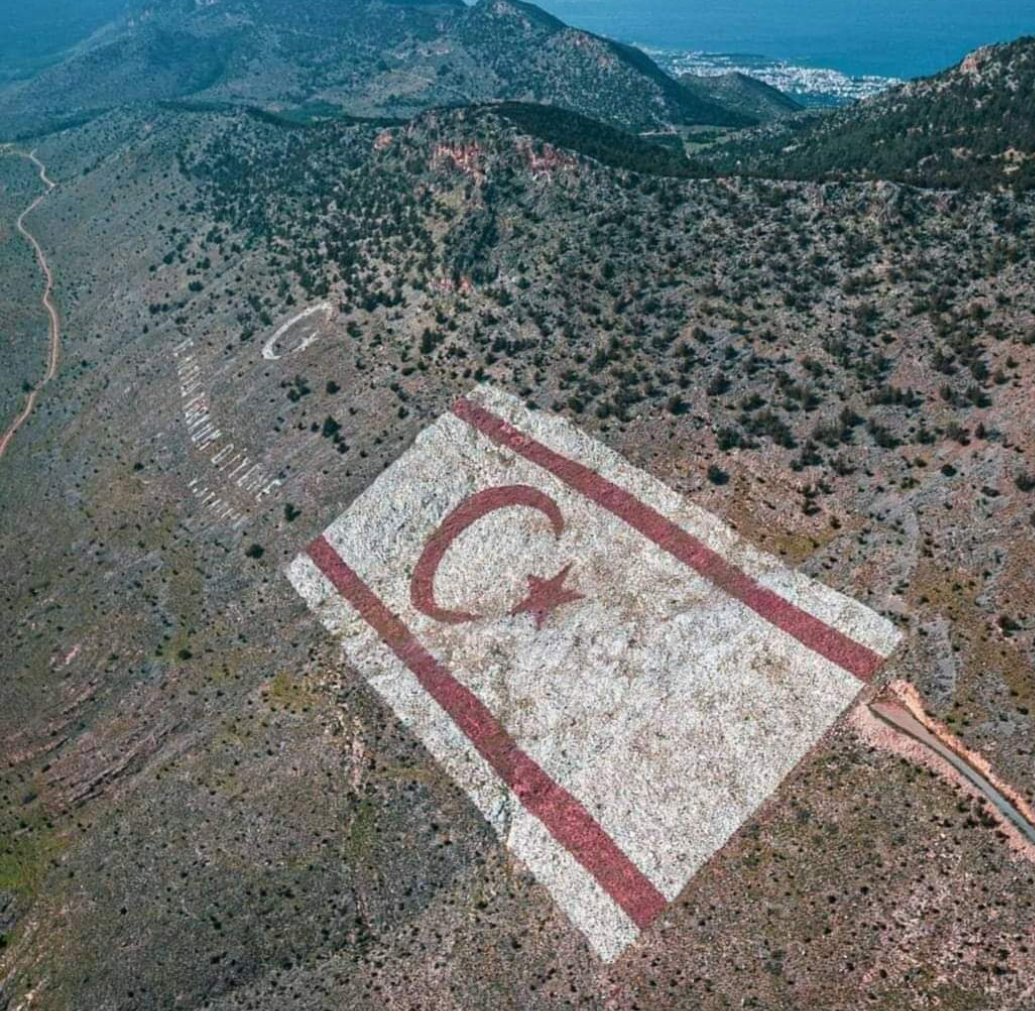 K.K.Türk Cumhuriyeti'nin 15 Kasım Cumhuriyet Bayramı kutlu olsun.