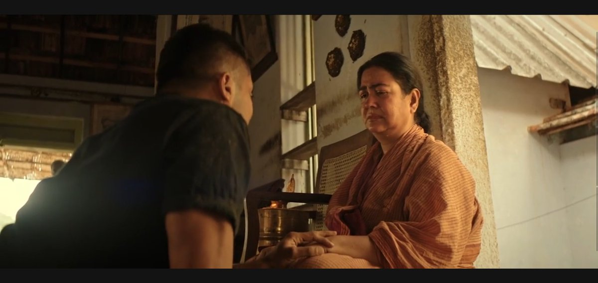 *Decoding Soorarai Potru*1)Maara's introHave yall wondered why Maara's intro was a saavukuthu? Reason:After the airport the,Urvasi will state that his father's body was taken as 'Anathai Ponam'. Due to that impact Maara always helps the dead people funeral(Thread)