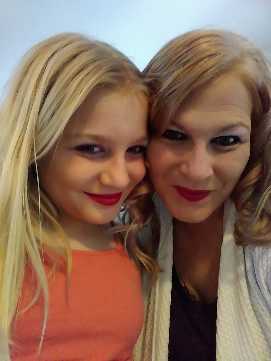 Lilly_w1112's tweet photo. You walked out on me and it hurts you dont deserve me im to forgiving to you and you dont even respect me. i shouldnt have had to of been a mom to you bc that was you roll to play not mine. ur missing out on my life but its ok im done trying to make you happy i didnt leave u did https://t.co/o4eYv38G5X