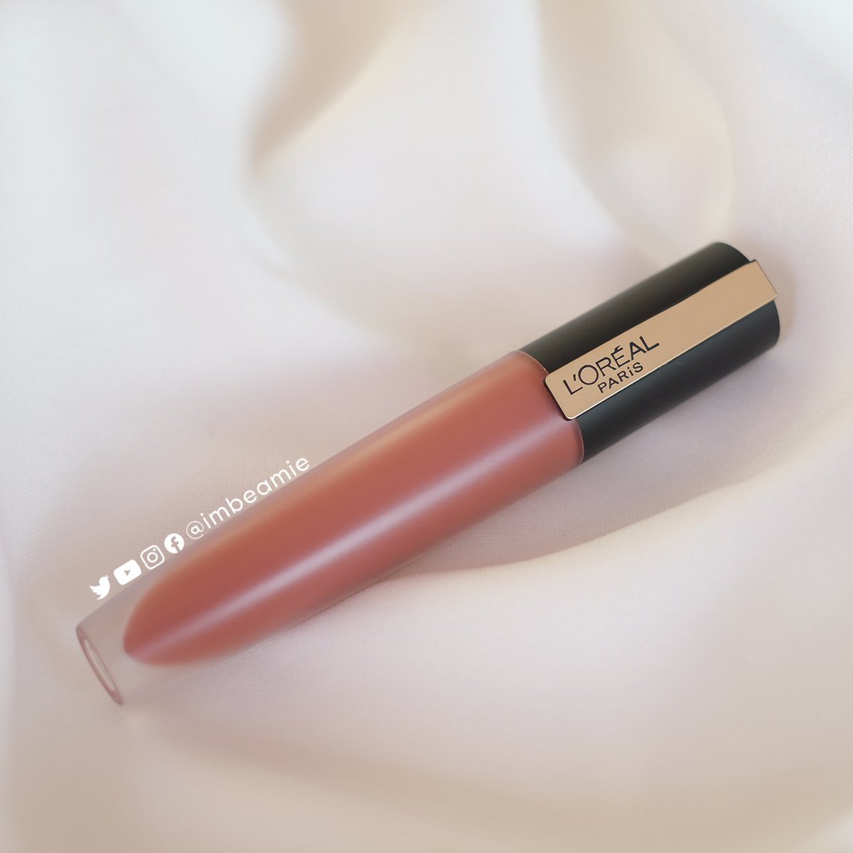 imbeamie's tweet photo. ชอบลิป L’oreal rouge signature สีนี้มากกกกกก เบอร์ 149 I Enchant คือนู้ดน้ำตาลแสนแพงงง ทาแล้วดูคุณนายสุด สีผู้ดีลดเหลือสองร้อยต้นๆ ที่วัตสัน https://t.co/0HLOOuwAK5