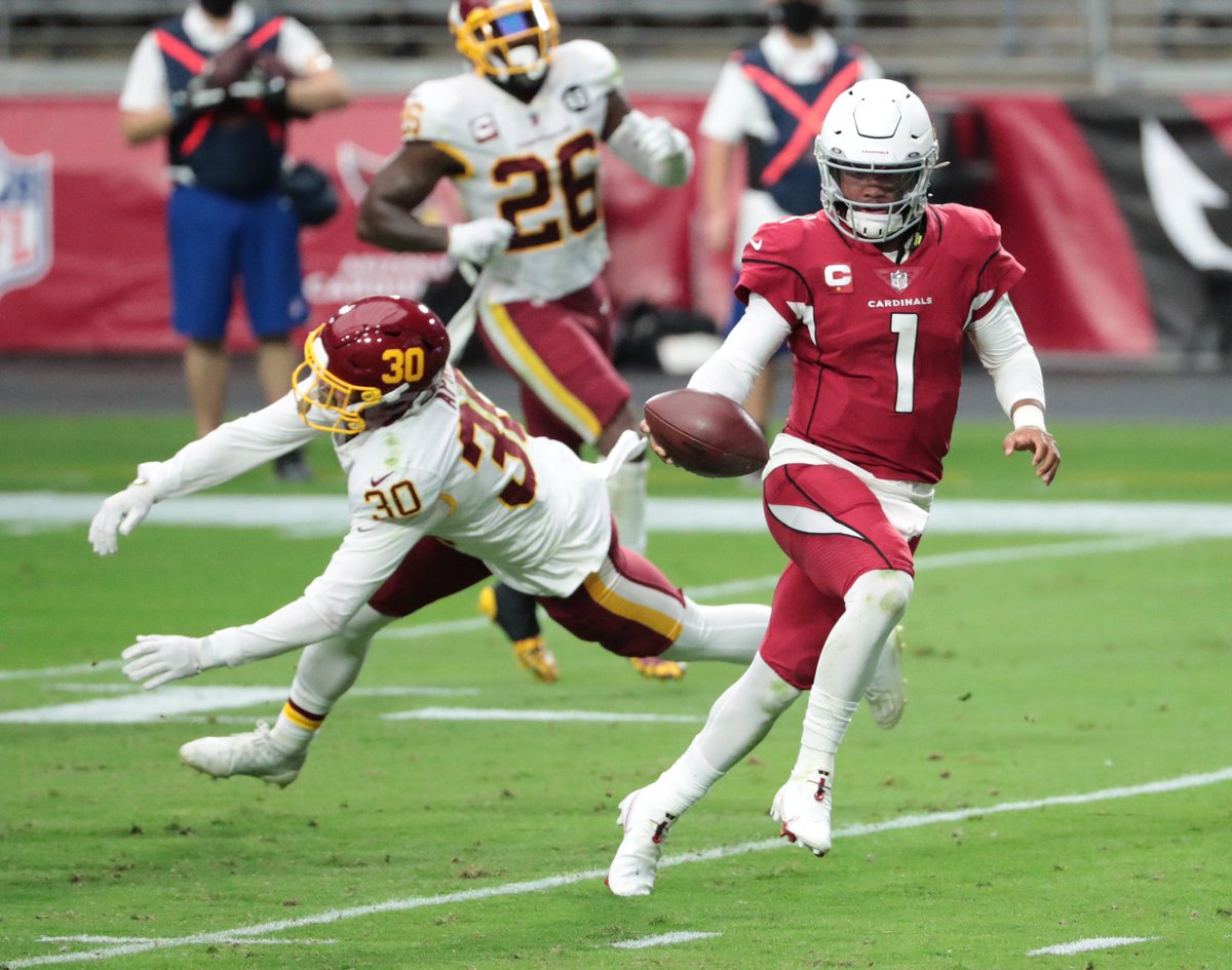 KyleAMadson's tweet photo. There are a lot of good Kyler Murray things, but my favorite Kyler Murray thing is images of Kyler Murray in the foreground and a defender flailing in the background. https://t.co/eTU2Sy8b9f