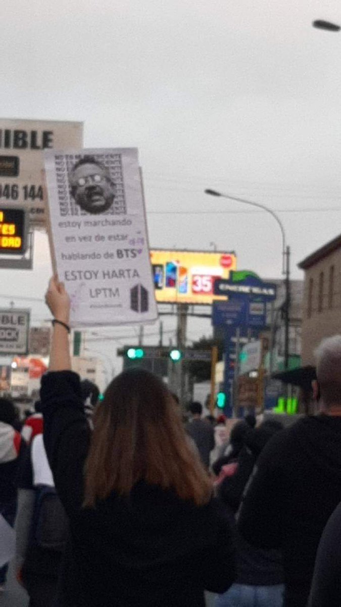 Nicole13241852's tweet photo. No importa del país que seas, realmente estarías ayudando bastante usando el HT y dando RT #PeruvianLivesMatter en Twitter no hace falta ser de Perú para difundir, se trata de empatía.
Gente está muriendo y está siendo secuestrada, sus derechos están siendo violados. https://t.co/hugC21C4LK