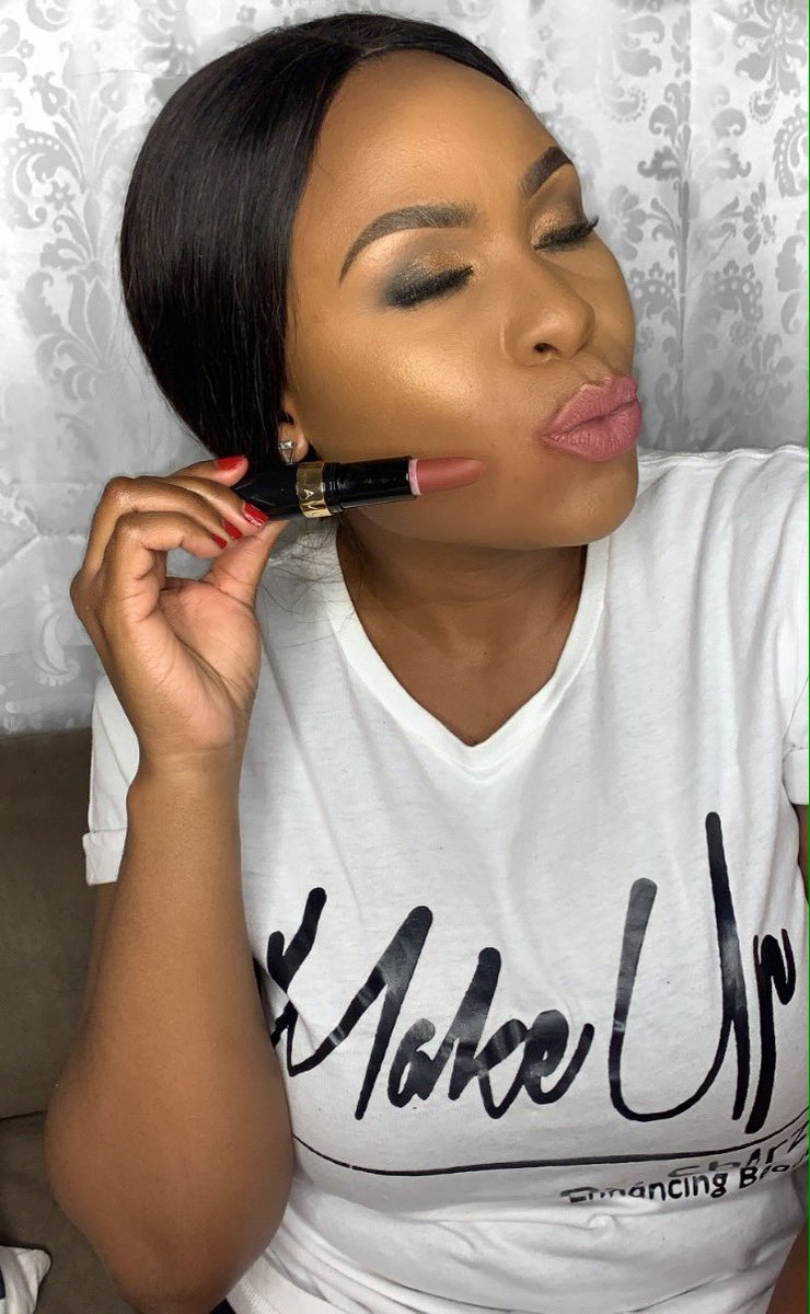 MakeUpByShirzz's tweet photo. New  Power Lipstick  is long-wearing  and lightweight, up to 10-hour smudge-proof colour... Loving all the 10 shades😍 Remember Avon can be bought online https://t.co/71hu7whokU

#AvonPowerStay
#AvonSuperStay

⁦@AvonSouthAfrica⁩
⁦@Beauty_Bulletin⁩ https://t.co/FtcTgth3SR