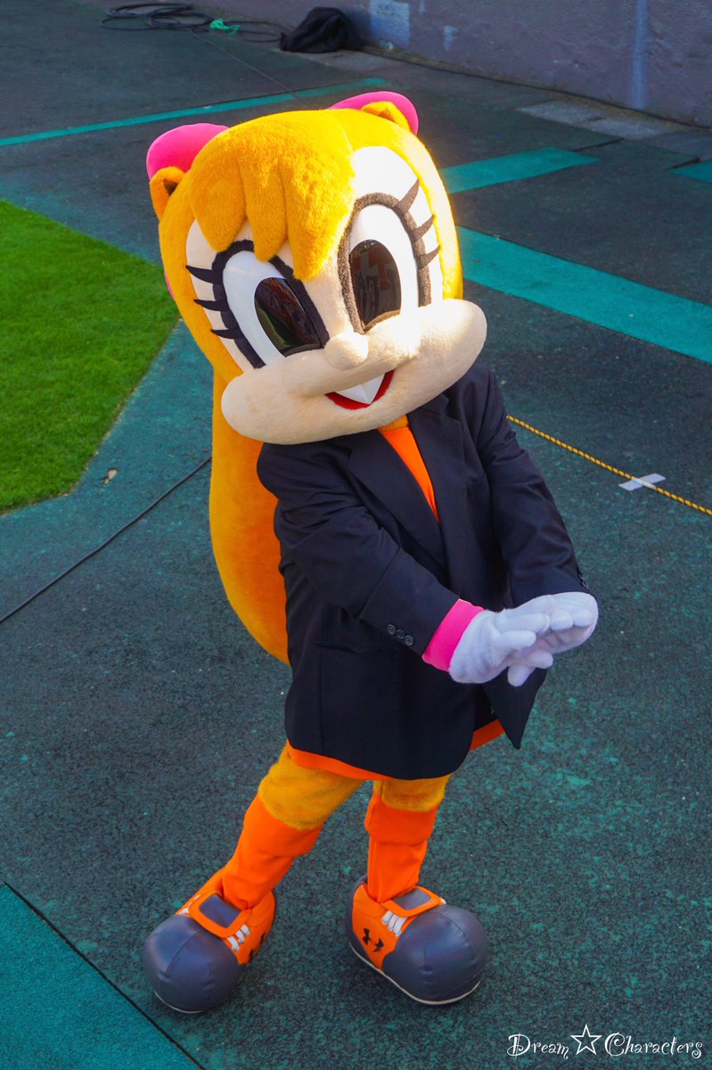 Dream Characters ミーヤ様も女王様姿 じゃなくてスーツ姿で素敵でした 笑 黒のスーツがミーヤ様の魅力を引き立てます 素敵です Ardija 大宮アルディージャ アルディ ミーヤ