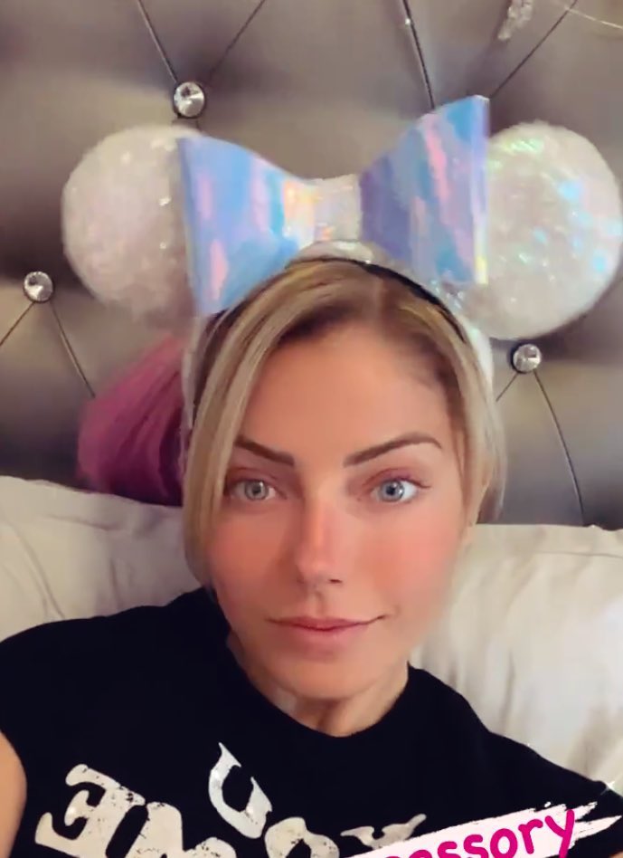 GiuliaxStan's tweet photo. Alexa Bliss is so Damn Beautiful ❤️😍🥰 https://t.co/4zdwenqldW