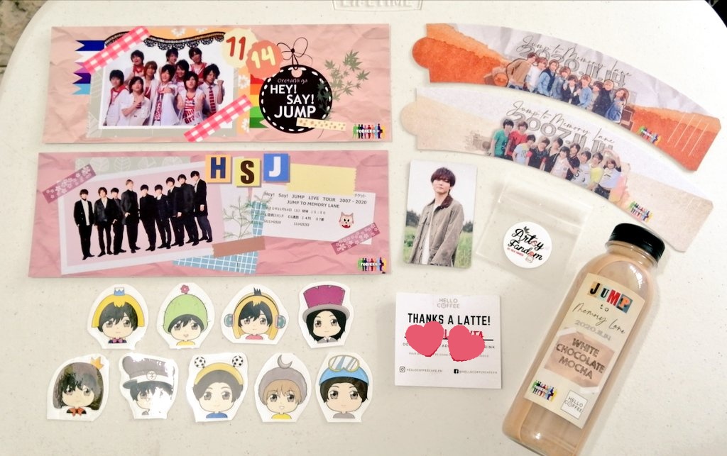 ClumsyKleio's tweet photo. @TobikkoPH How's today shaking, Tobikkos! 😁 White Chocolate Mocha from @hellocoffeecafe is sooooo good, OMG!

Thank you ulit @TobikkoPH ❤️☕
Love the items! 💖💟
おめでとう JUMP!
You guys make us happy. 😘💕
 
#JUMPtoMemoryLane2020
#TobikkoPH
#HelloCoffeeCafe
#HeySayJUMP https://t.co/7Ws226YRXi